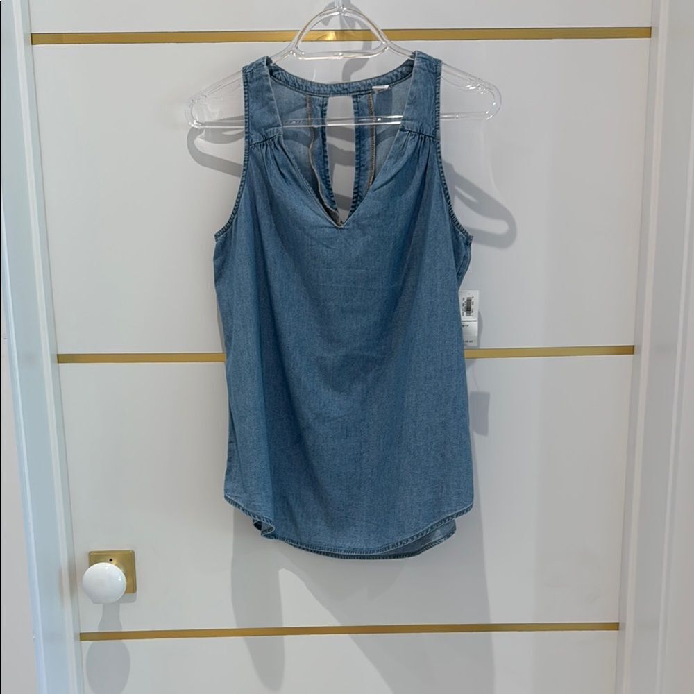 Old Navy Blue Sleeveless‎ Tank Top